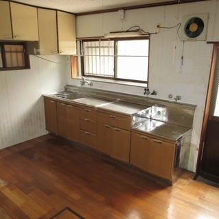 [オーナーチェンジ] 長崎新町　840万円　二階建　広く静か