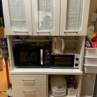 食器棚の画像