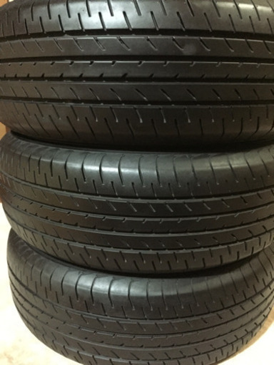 ヨコハマ ブルーアース 225/60R17 アルファードetc.. 2016年製
