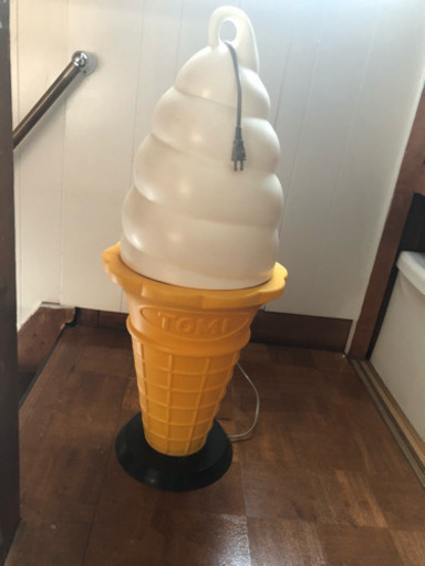 ソフトクリーム  ディスプレー  照明付き