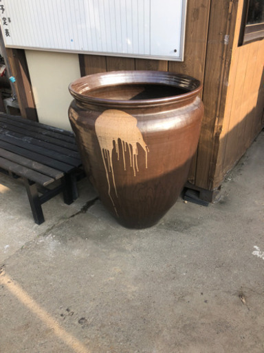 デカイ壺