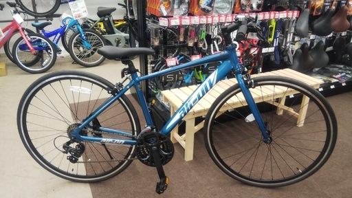 コスパ自慢　軽量クロスバイク　変速3ｘ7　ブルー