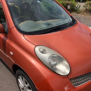 車検長い日産マーチ