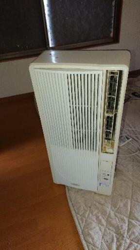窓用エアコン二台とおまけの掃除機