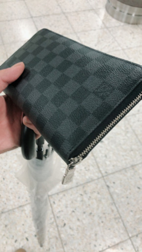 VUITTON財布