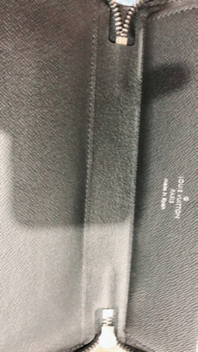 VUITTON財布