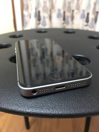 iPhone SE 64gb シームフリ