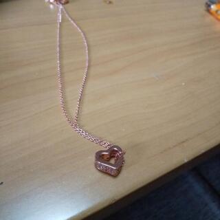 ピンクゴールドネックレスの画像