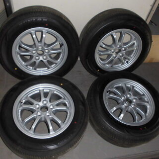 トヨタ プリウスPHV新車外し・ 純正ホイール(タイヤ付き)