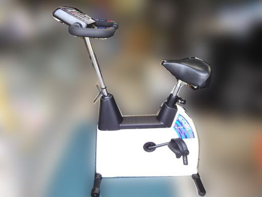 札幌市内限定 COMBI/コンビ EZ102 エアロバイク エクササイズマシン AEROBIKE 中古