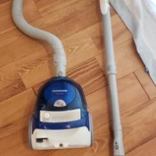 パナソニック サイクロン掃除機？
