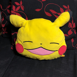 ピカチュウ クッション ぬいぐるみ 