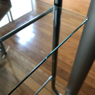 お話中  値下げしました。  ガラスラック 4段の画像