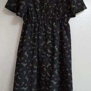 earthの花柄ワンピース 7/25までの画像