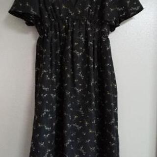 earthの花柄ワンピース 7/25までの画像