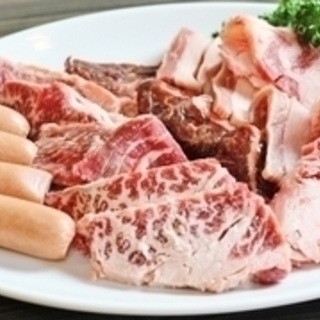 ランチ　焼肉バイキング　食べ放題!!　780円～！！