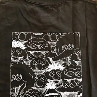 新品未使用 ユニクロ コラボ KAWS カウズ 男女兼用、kidsにも！の画像