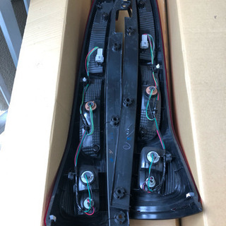 無料にしました、セレナC25の純正テールランプの画像