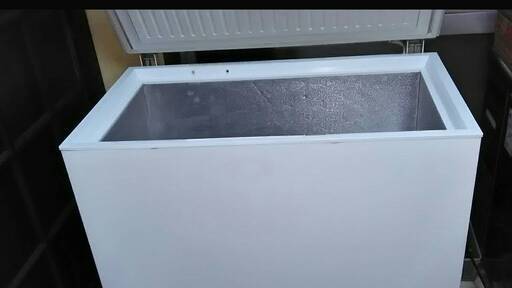 配送無料！（条件あり） 2014年製 冷凍庫 エレクトロラックス ELECTROLUX 300L 急速冷凍機能付き BNLF300S　