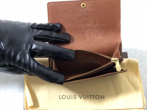 ルイヴィトン 二つ折り財布 モノグラム ポルトモネジップ  値下げしました。