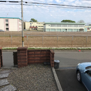 あと、泣く泣く10万円下げました🙋‍♀️最終値下げ好立地‼️頑丈100年、木の城たいせつ‼️南向きグラウンドなので雪掻きほとんどいりません‼️ − 北海道