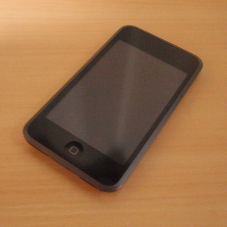 マニア向け　初代I-Pod Touch(8GB)、BELKINト...