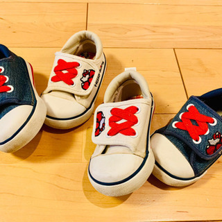 futafuta  ×  HELLO KITTYコラボの お靴  ( 2セット )の画像