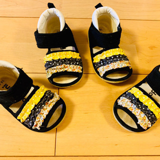 pop  mini  のサマーサンダル  ( 2セット ) 1足のみ