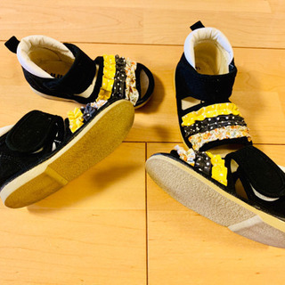 pop  mini  のサマーサンダル  ( 2セット ) 1足のみの画像