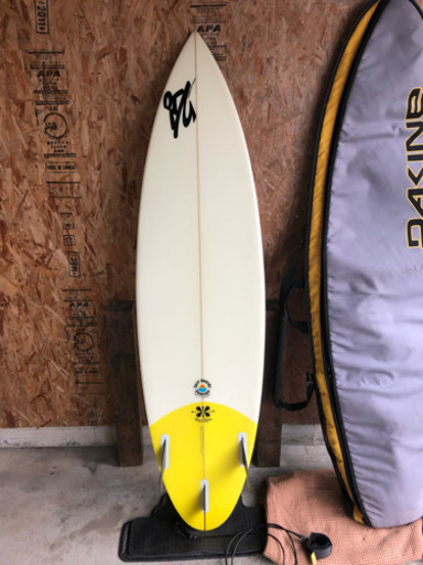 DMGサーフボード DAKINEケース、リーシュコード付属