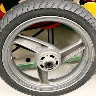 中古 KAWASAKI カワサキ GPZ900R 純正タイヤ DUNLOP K275F ダンロップ K275F 120/70V17の画像