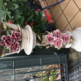 陶器製のおしゃれな花瓶