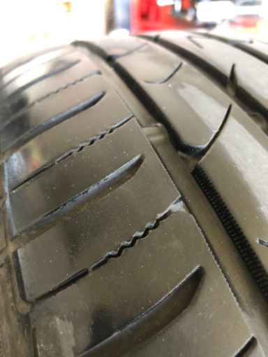 タイヤサイズ  215/60R16 
