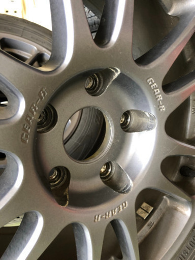 タイヤサイズ  215/60R16 
