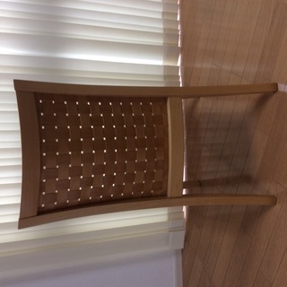 木製の椅子の画像