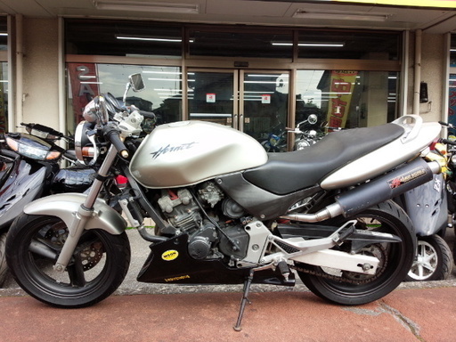 NO.2789　ホーネット２５０　水冷４サイクル１６バルブ４気筒２５０ｃｃ　サンセイ２本出しマフラー　セパハン　シルバー　☆彡