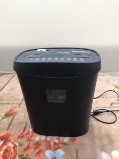 コンパクトサイズのシュレッダー
