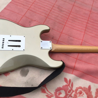 Squier by Fender エレキギター 弦2本切れの画像