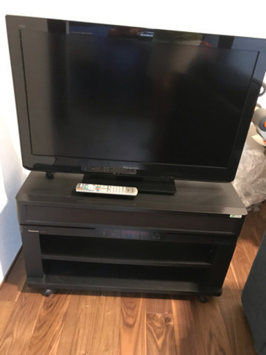 値下げ！Panasonic 32型液晶テレビと2.1chラックシアターのセット