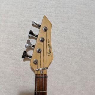 【初心者応援】ベース（カバー、中古アンプ、シールドつき）の画像