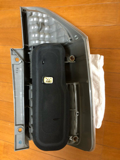 トヨタ70系ノア テールランプ