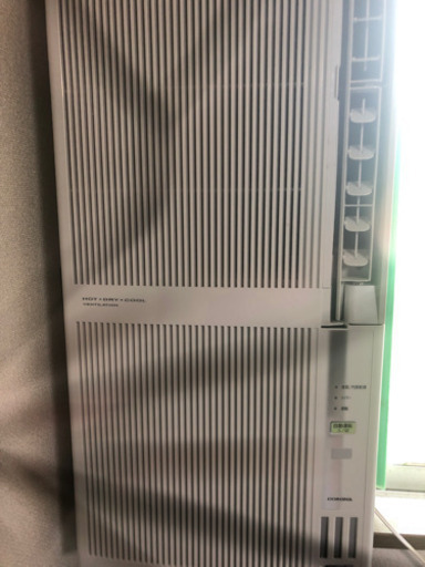 お値下げしました。窓用エアコン(冷房、暖房兼用)