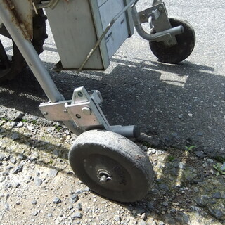 バッテリー新品交換！三菱 運搬車 MKI-80 クローラ バッテリー 電動車 くろ助 の画像
