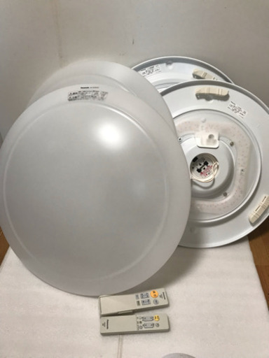新規受付一旦終了】17年、15年製 パナソニック 〜8畳用 LED シーリングライト リモコン付 2個セット 照明