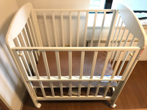 (値下げしました）世田谷 Katoji カトージ ミニ立ちベッド プチバニラ　ベビーベッド　ハイタイプ
