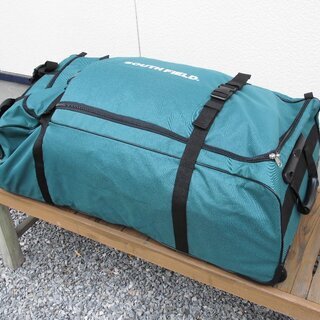 キャンプ用品のキャリアバックです。