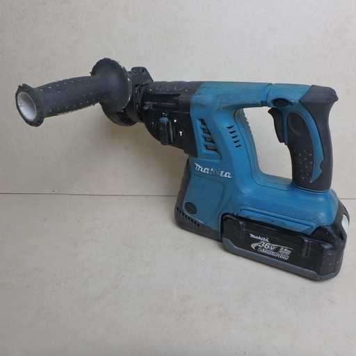 マキタ 充電式ハンマドリル HR262D makita セット バッテリー 36V 2.6Ah 充電器 バッテリー 2個 付き 正逆転 建設 現場 削岩機 穴あけ ハンマードリル 電動工具 DIY 電気工具 中古品 宮城