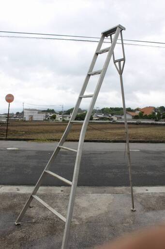 園芸用アルミ三脚 300㎝ 造園用アルミ脚立 　10尺　オールアルミ製3脚脚立　3ｍ