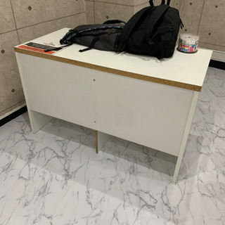 白デスク差し上げますの画像