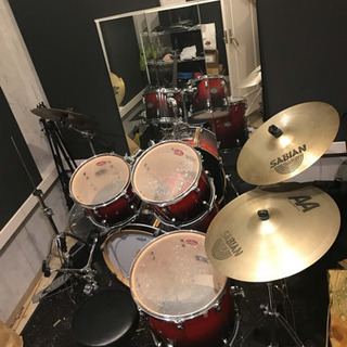 ドラムメーカーはPearlでVBXってモデルです。